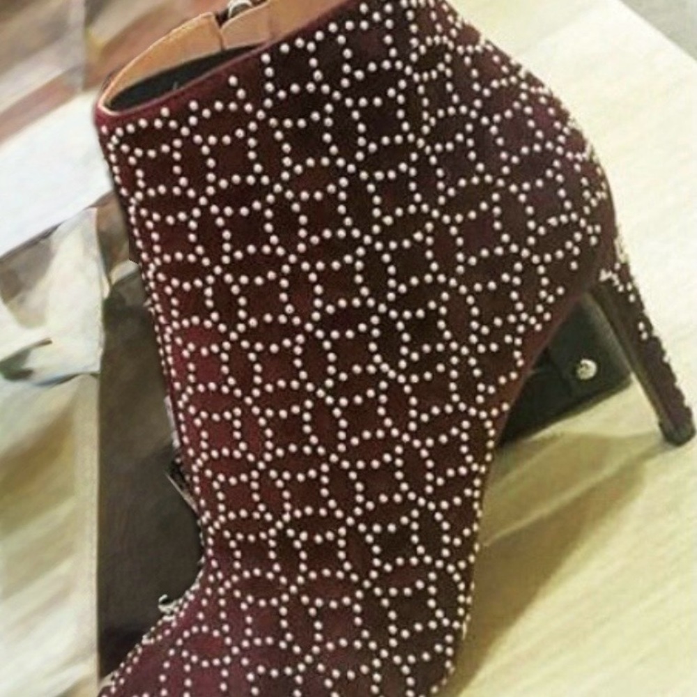 🔥 RARE COLLECTOR’S FIND — Alaïa “Azzedine” Deep Wine Velvet Studded Booties (39) - Picture 11 of 15